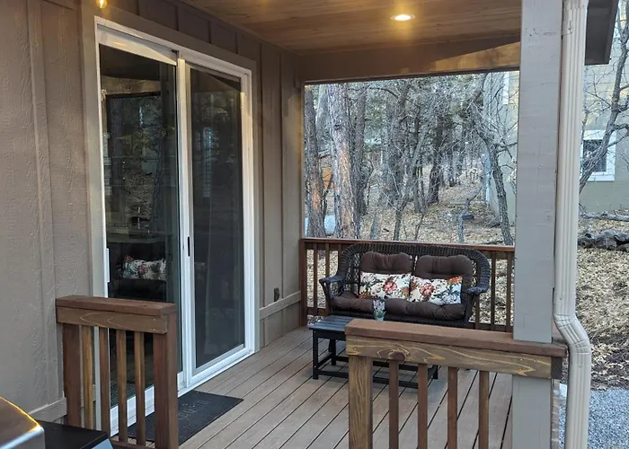 Perfect Pair 2 New Homes, Large Groups, Close By Holiday home *