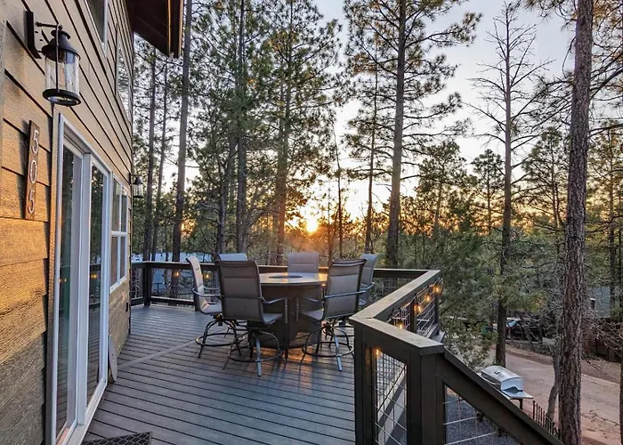 Perfect Pair 2 New Homes, Large Groups, Close By Holiday home *