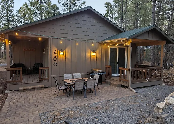 Perfect Pair 2 New Homes, Large Groups, Close By Holiday home *